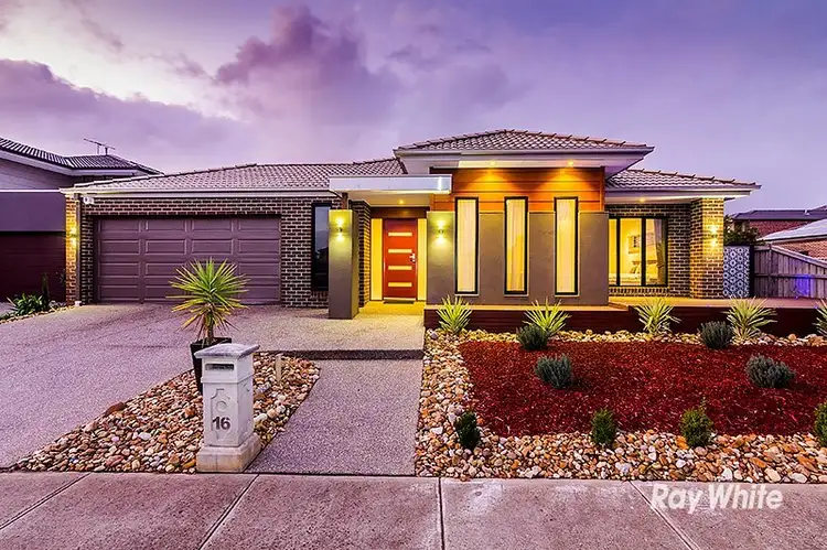 16 Freshwater Boulevard, Lyndhurst VIC 3975
