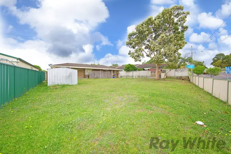 Second view of Homely house listing, 2 Kate Close, Lake Haven NSW 2263