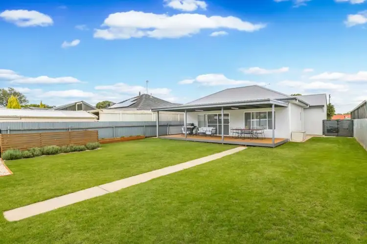 7 Third Avenue, Seaton SA 5023