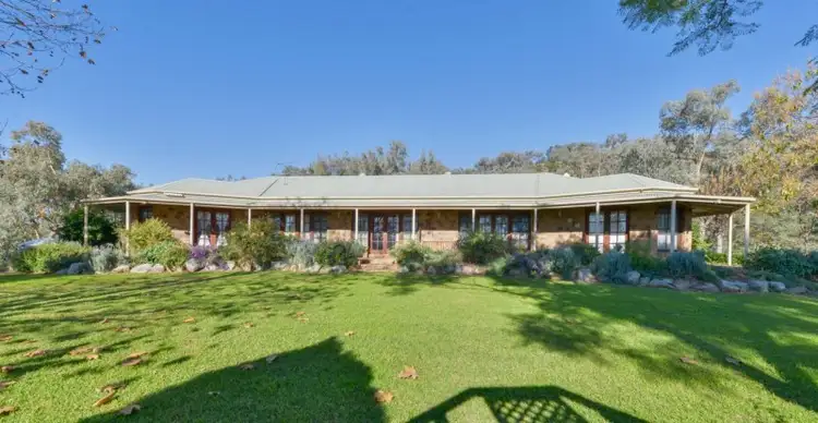 122 Wyndham Close, Tamworth NSW 2340