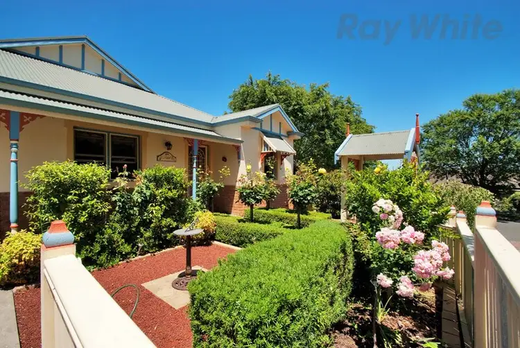 11 ROSEWOOD Place, Chirnside Park VIC 3116