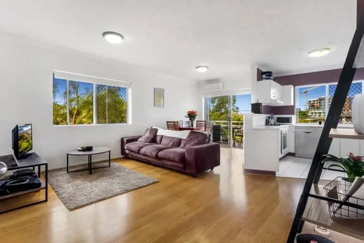 6/2 Surrey Street, Nundah QLD 4012