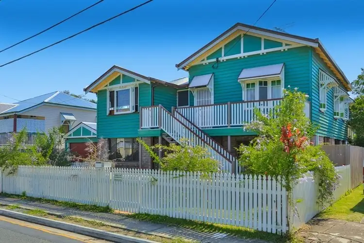 22 Lilly Street, Greenslopes QLD 4120