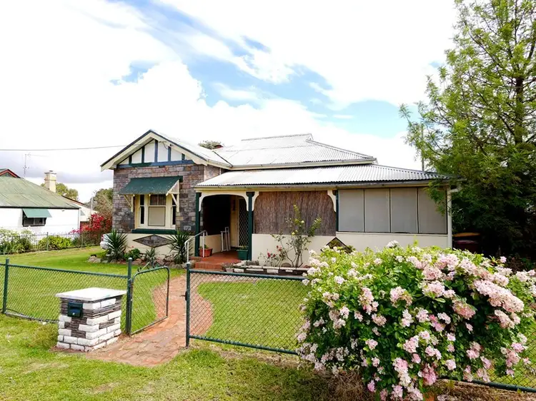 10 Baronga Street, Cowra NSW 2794