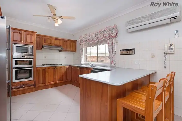 2 Kerang Court, Taylors Lakes VIC 3038