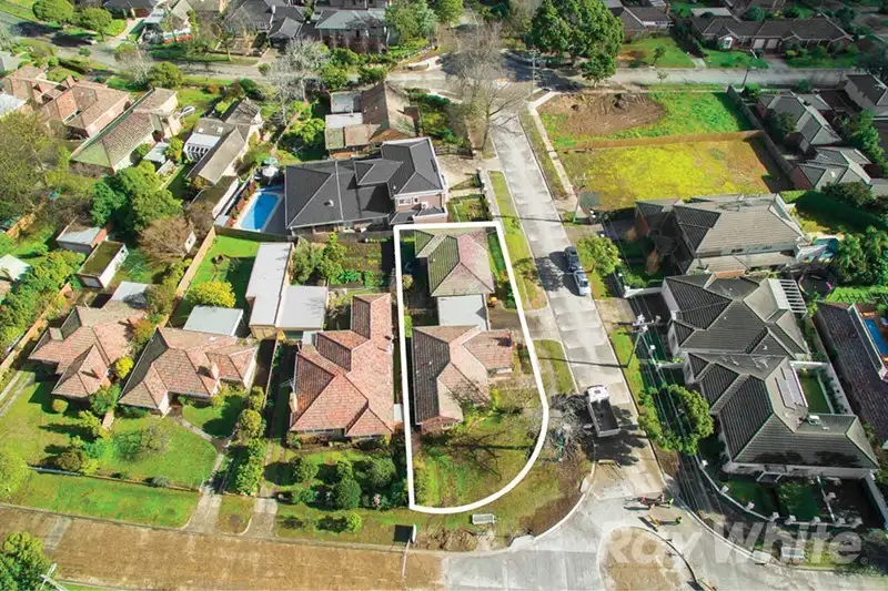 Main view of Homely unit listing, 1and2/9 Woodstock Road, Mount Waverley VIC 3149