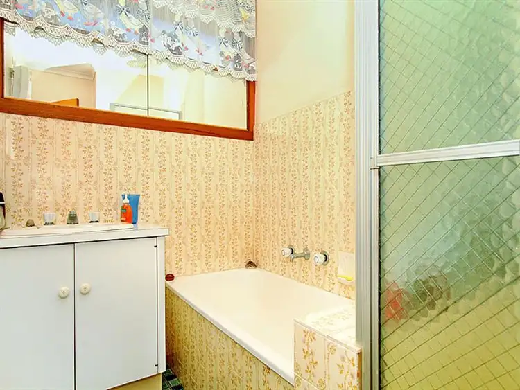 Seventh view of Homely house listing, 25 Winamurra Crescent, Thomastown VIC 3074