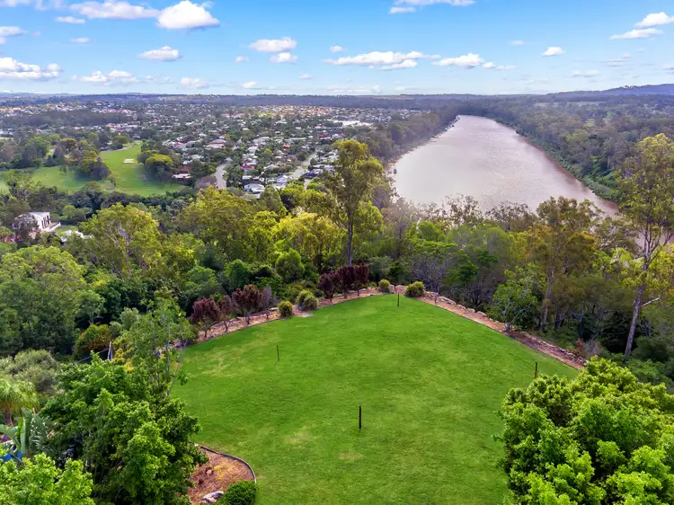 24 Becker Place, Mount Ommaney QLD 4074