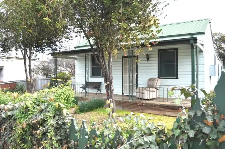 25 Parker Street, Cootamundra NSW 2590