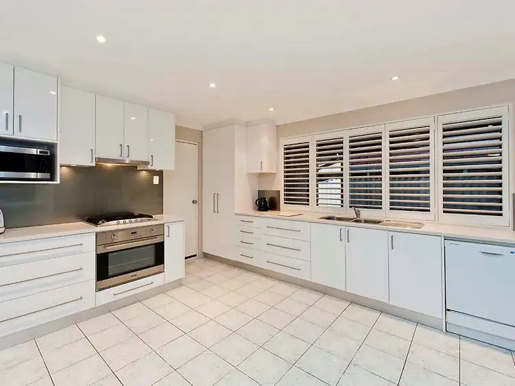 37 Cruise Road, Safety Bay WA 6169