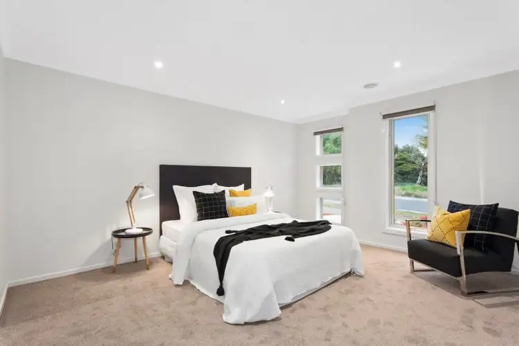 Sixth view of Homely house listing, 5 Greenview Court, Cranbourne North VIC 3977