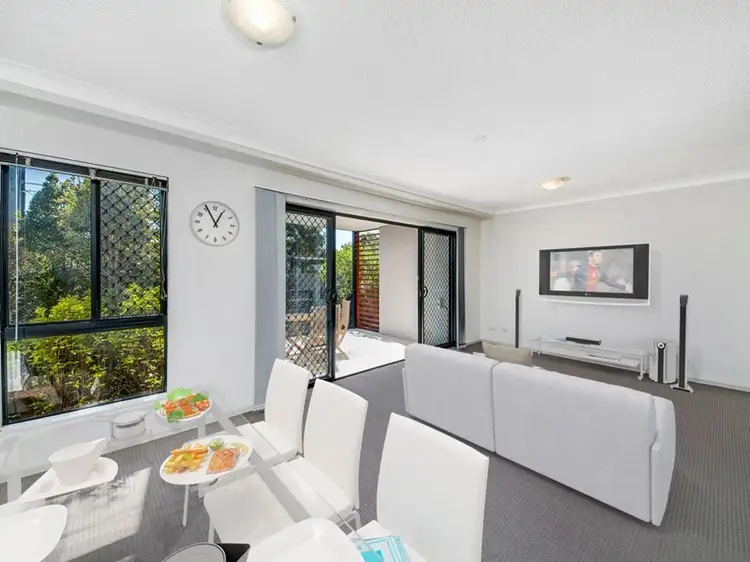 46/15 Kitchener Street, Coorparoo QLD 4151