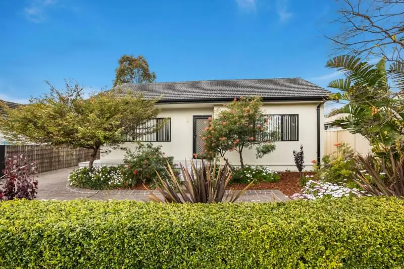 Main view of Homely villa listing, 1/36 Devonshire Crescent, Oak Flats NSW 2529