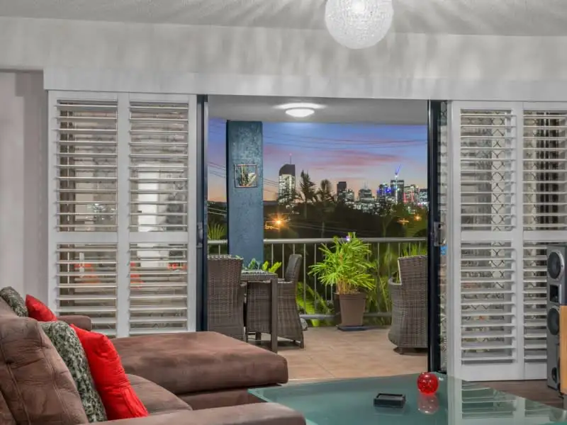 Main view of Homely unit listing, 2/16 Norman Crescent, Norman Park QLD 4170