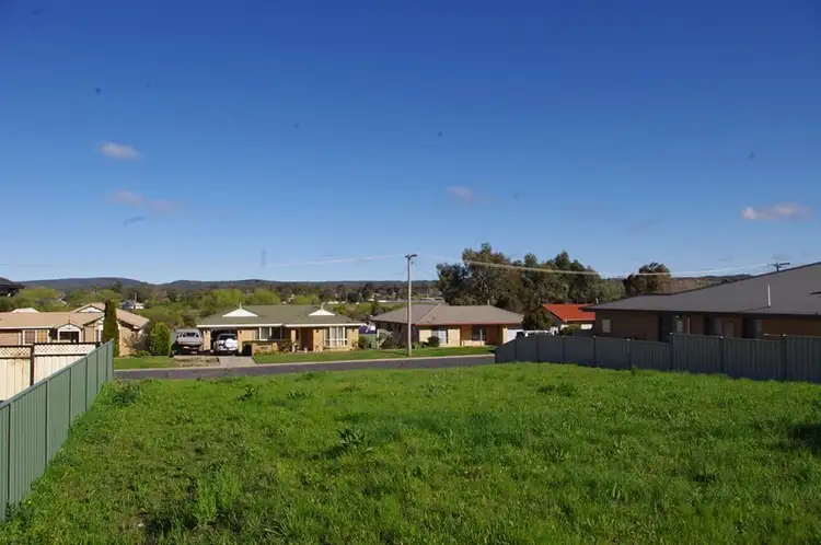 16 Brownleigh Vale Drive, Inverell NSW 2360