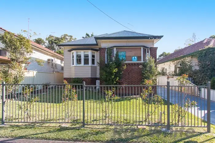 27 Maud Street, Mayfield West NSW 2304
