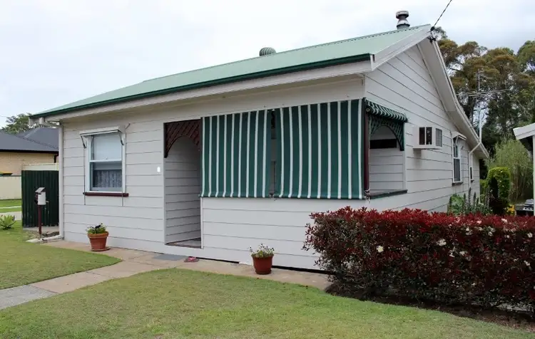 1 Price Street, Greta NSW 2334