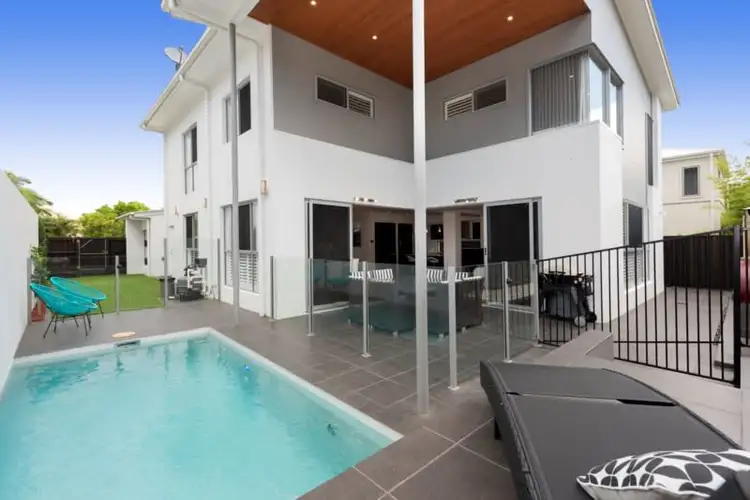 Second view of Homely house listing, 4 Kenilworth Place, Carindale QLD 4152