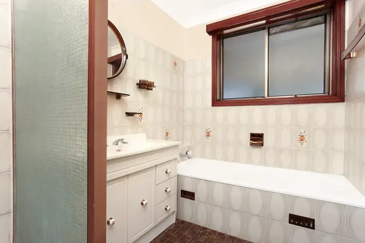 Seventh view of Homely house listing, 2 Jefferies Place, Prairiewood NSW 2176