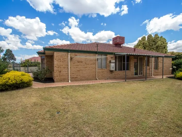 Fourth view of Homely house listing, 8 Oriole Way, Thornlie WA 6108