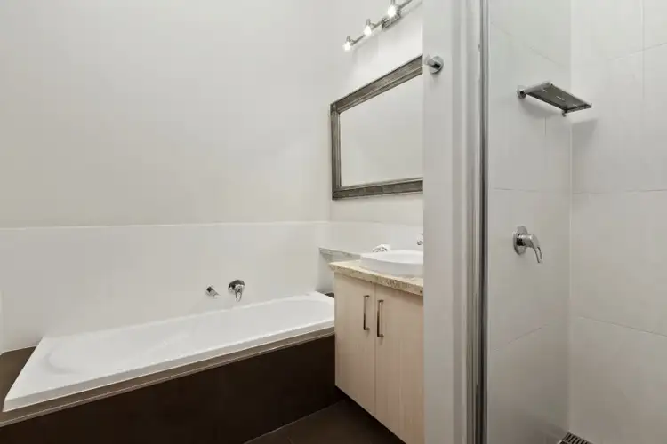 Fifth view of Homely house listing, 2/21 Belle Crescent, Mordialloc VIC 3195