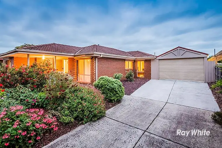 4 Reginald Court, Cranbourne West VIC 3977