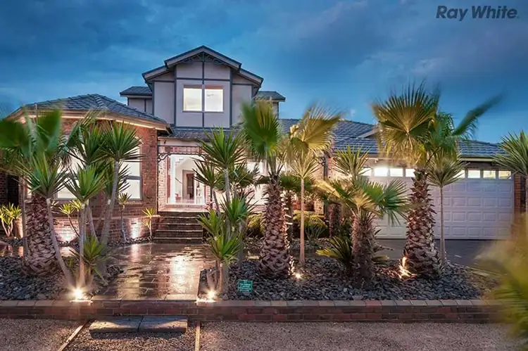 5 Marrowie Place, Taylors Hill VIC 3037