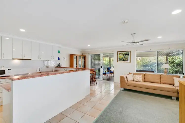 2/19 Tallebudgera Drive, Palm Beach QLD 4221