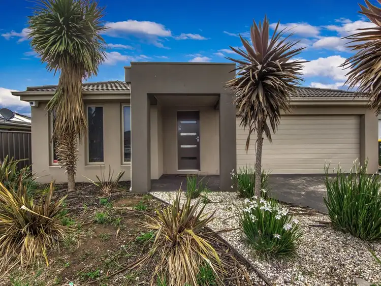 5 Pioneer Drive, Deer Park VIC 3023