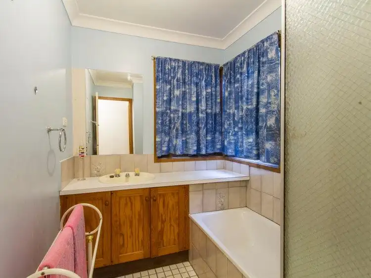 Sixth view of Homely house listing, 5 Limerwick Court, Frankston VIC 3199