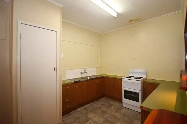 Sixth view of Homely house listing, 109 Harris Street, Emerald QLD 4720