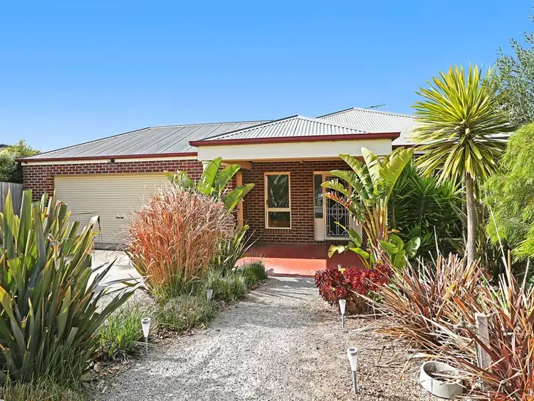 25 Parkwood Drive, Highton VIC 3216