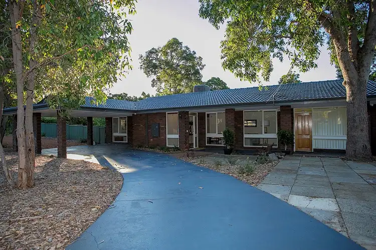 4 Ashurst Drive, Lesmurdie WA 6076