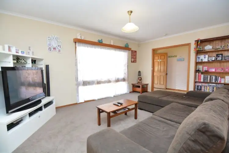 Second view of Homely house listing, 6 Caloola Court, Mildura VIC 3500