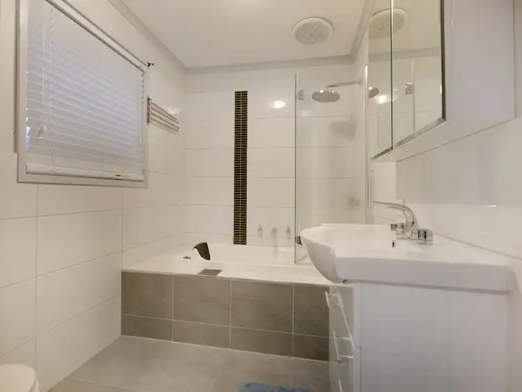 Fifth view of Homely house listing, 5 Jane Court, Langwarrin VIC 3910