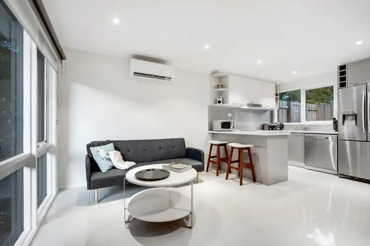 Third view of Homely unit listing, 1/6 Mereweather Avenue, Frankston VIC 3199