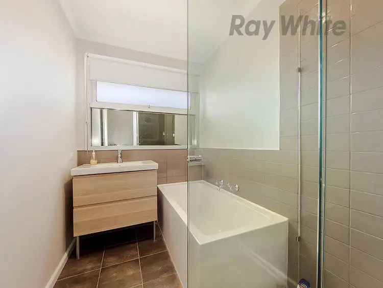 Fifth view of Homely house listing, 2 Kuala Close, St Albans VIC 3021
