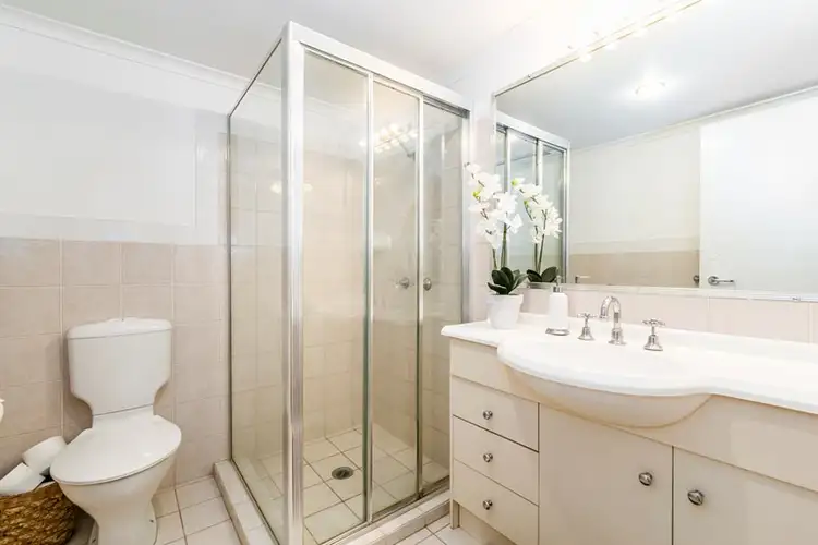 Seventh view of Homely apartment listing, 4/39 Cairns Street, Kangaroo Point QLD 4169