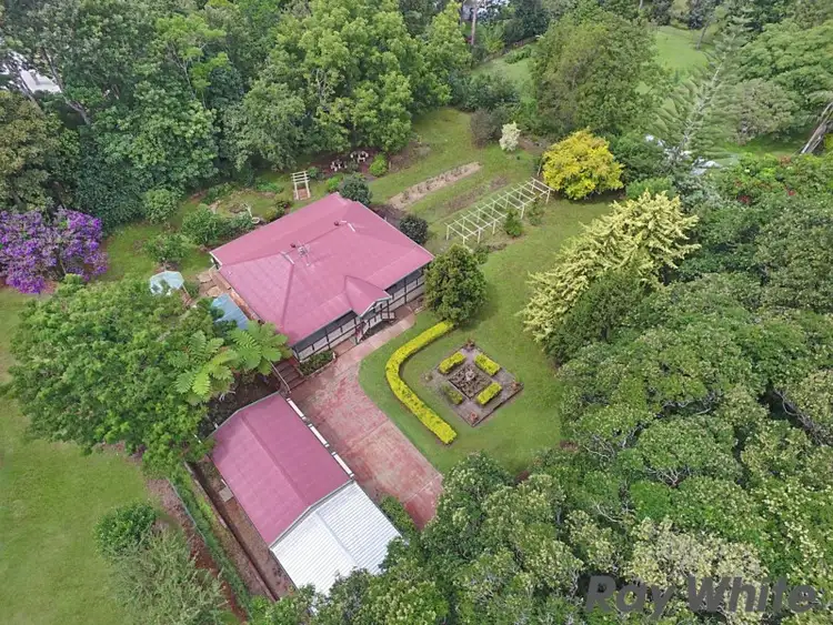 25 Burgess Avenue, Maleny QLD 4552