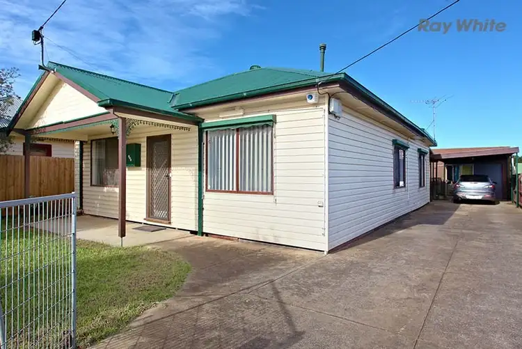 123 Railway Avenue, Laverton VIC 3028