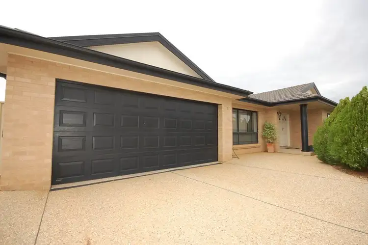5 Rowley Street, Griffith NSW 2680
