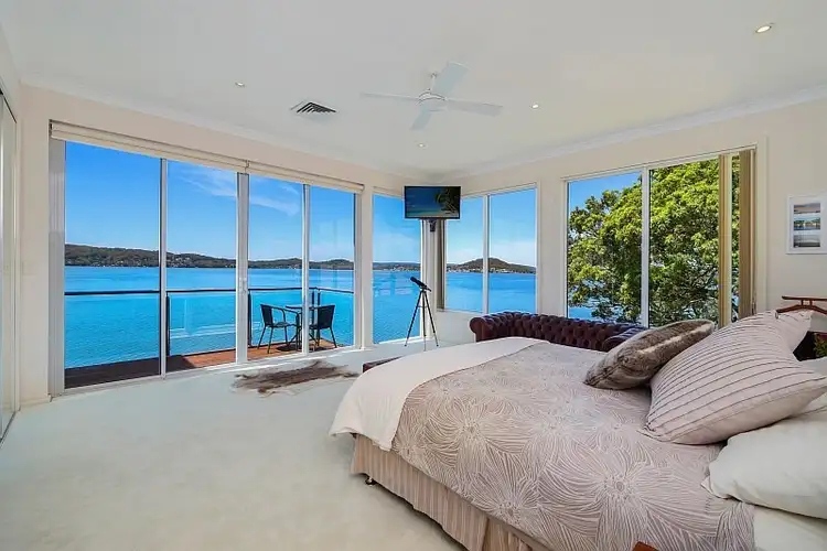 5a Coogee Road, Point Clare NSW 2250