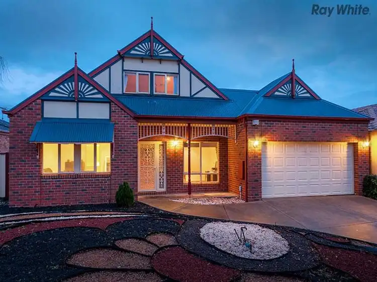 6 Bolac Place, Taylors Hill VIC 3037