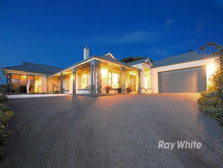 4 Lake Park Court, Lysterfield South VIC 3156