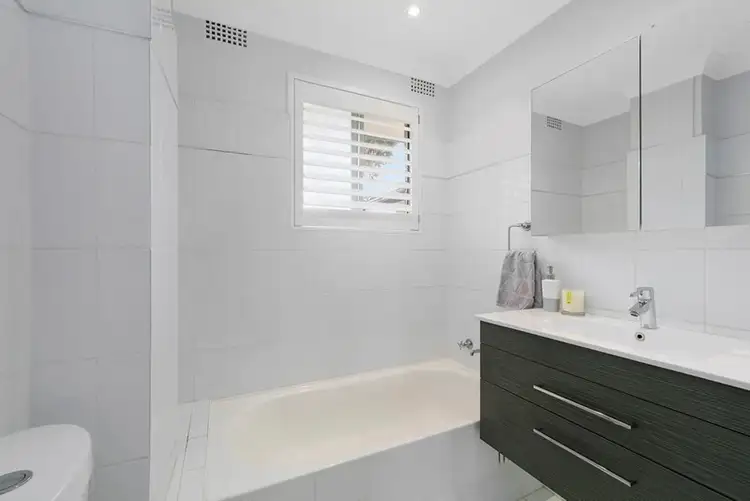 Seventh view of Homely apartment listing, 11/38 Wyuna Avenue, Freshwater NSW 2096