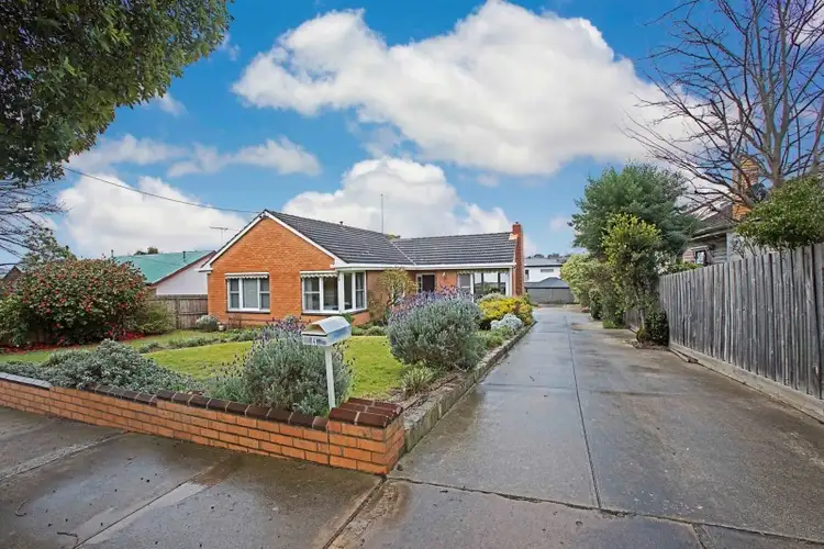 4 Leonard Street, Belmont VIC 3216