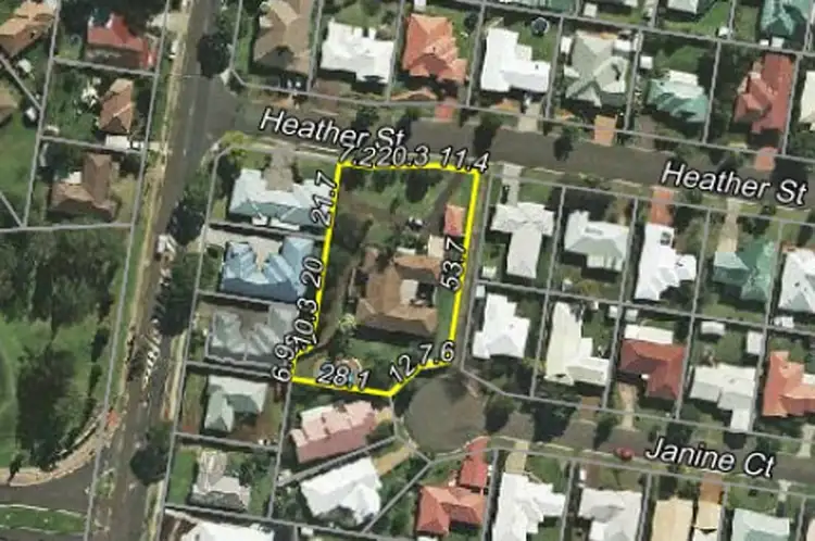 14 Heather Street, Kearneys Spring QLD 4350