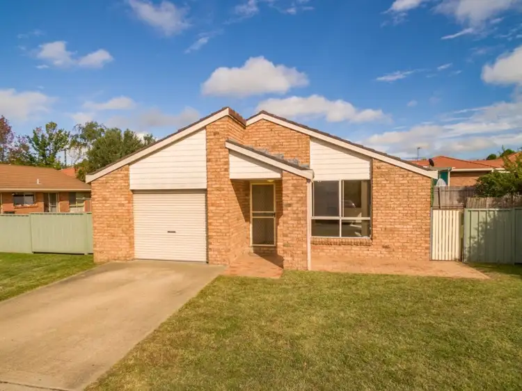 Main view of Homely house listing, 2/87 Queen Elizabeth Drive, Armidale NSW 2350