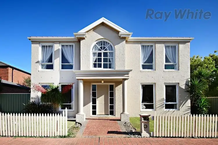 33 Glastonbury Circuit, Point Cook VIC 3030