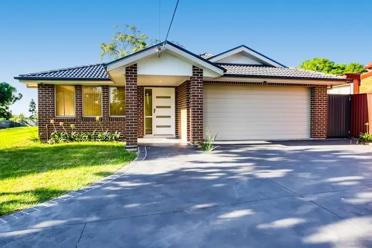 51 Hawkesbury Valley Way